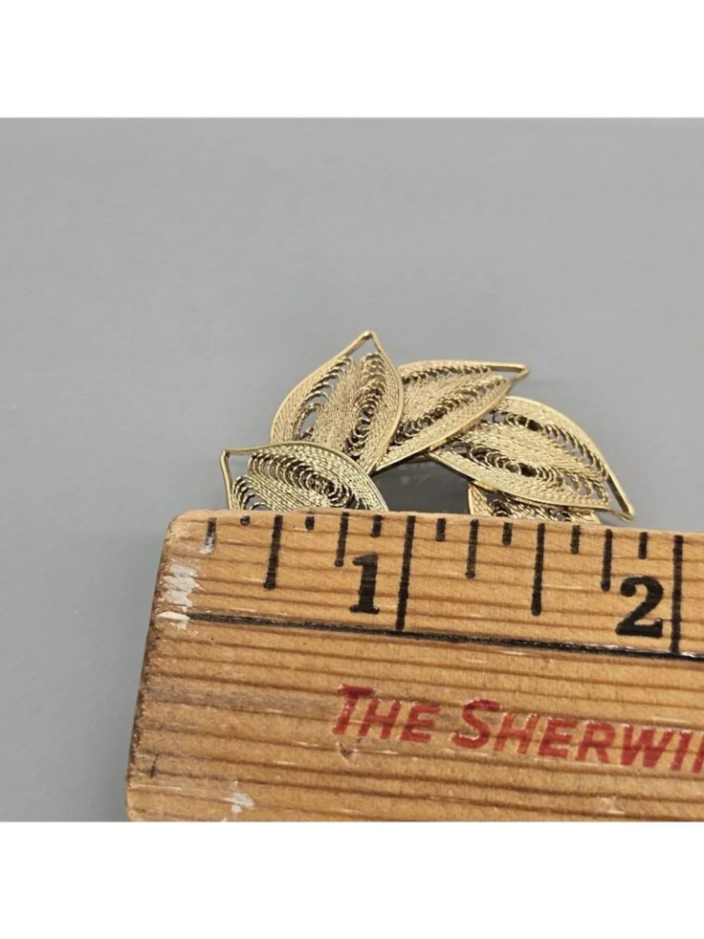 Filigree Leaf Wreath Brooch Layered Dimensional Gold Tone Open Work Vintage 2